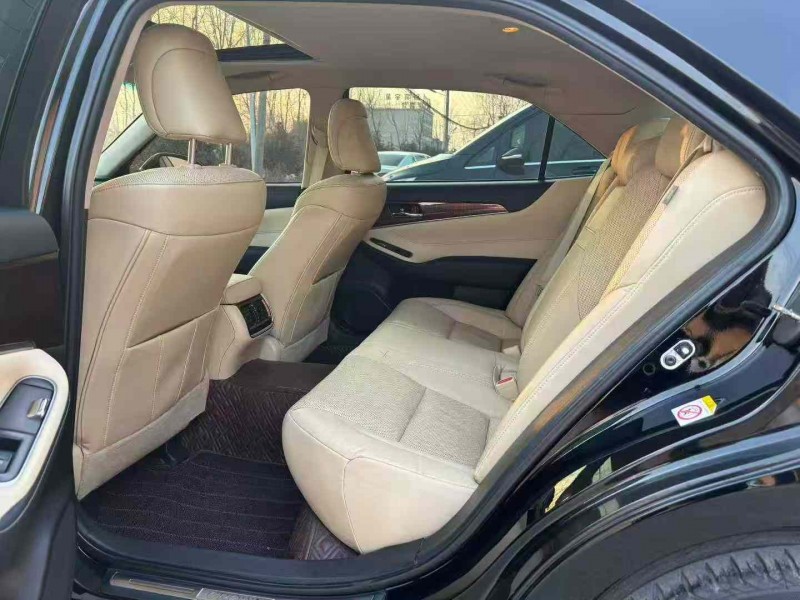 徐州17年丰田皇冠4