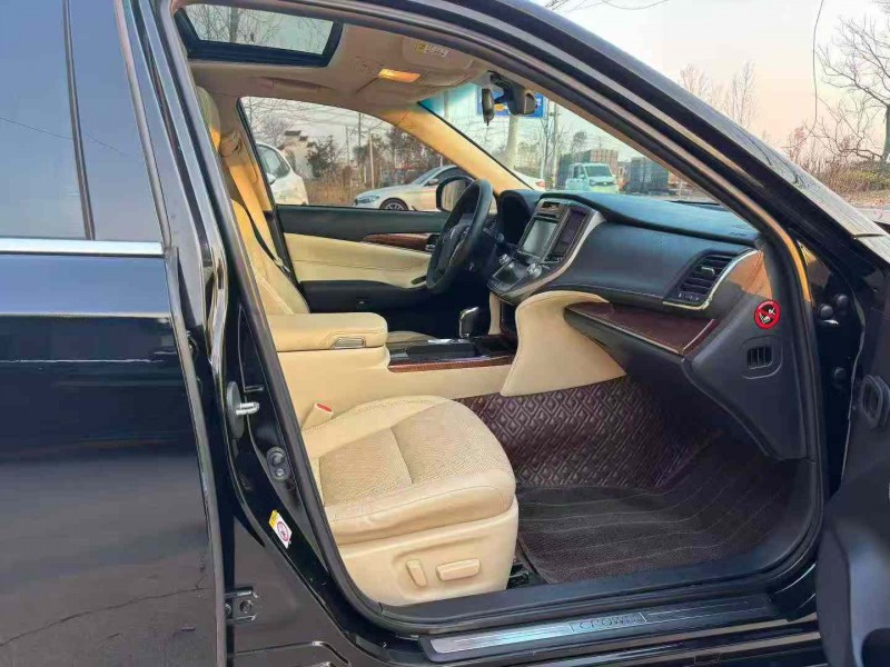 徐州17年丰田皇冠7