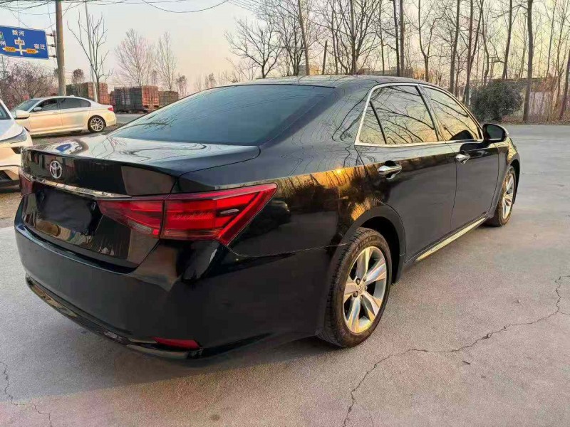 徐州17年丰田皇冠8