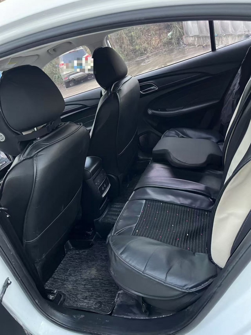 乐山19年荣威i54