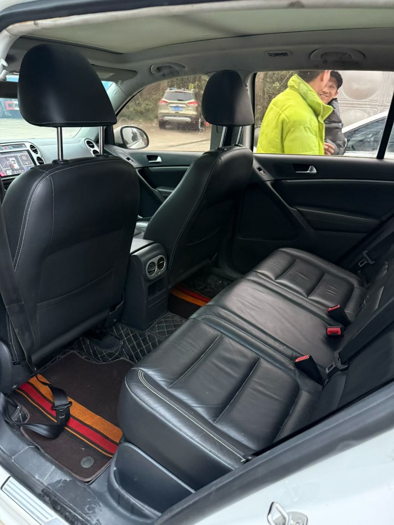 乐山16年大众途观4