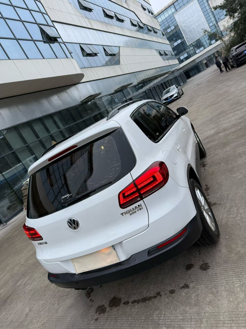 乐山16年大众途观6