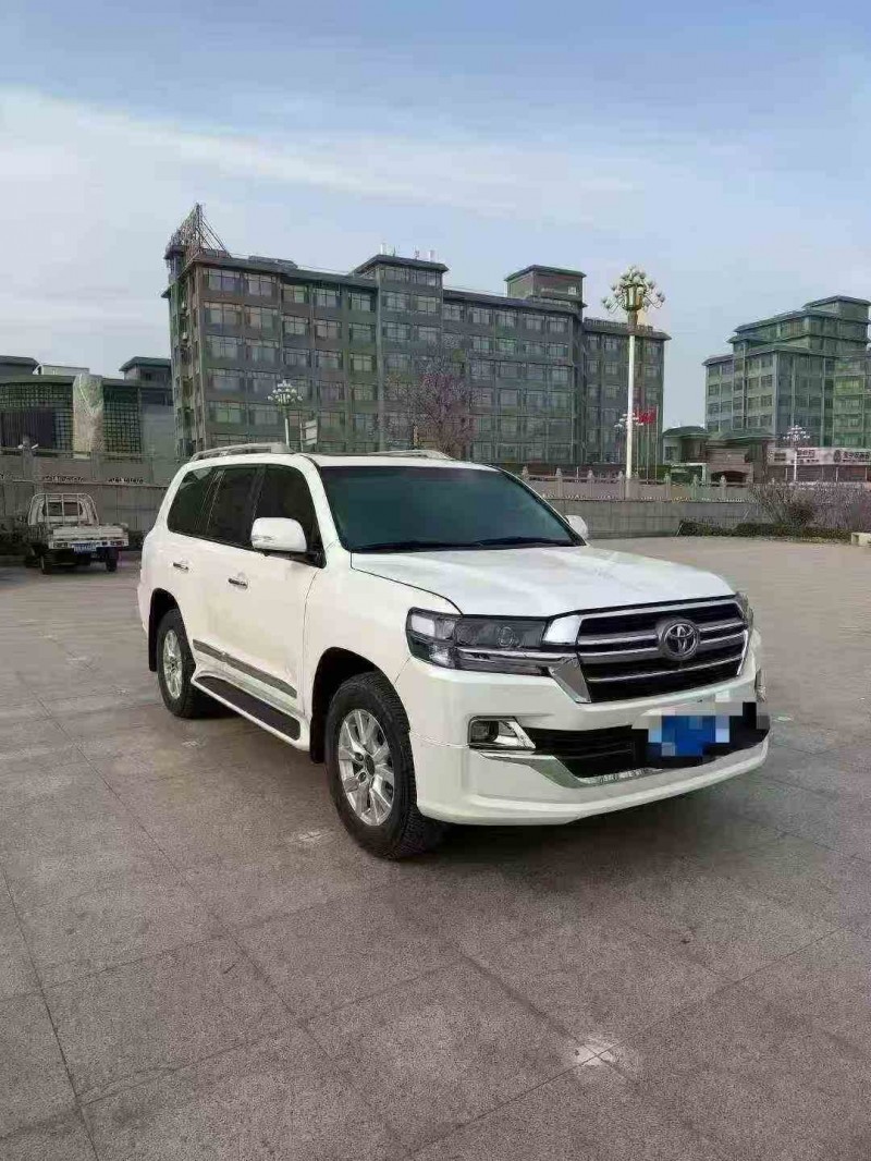 东营19年丰田兰德酷路泽3