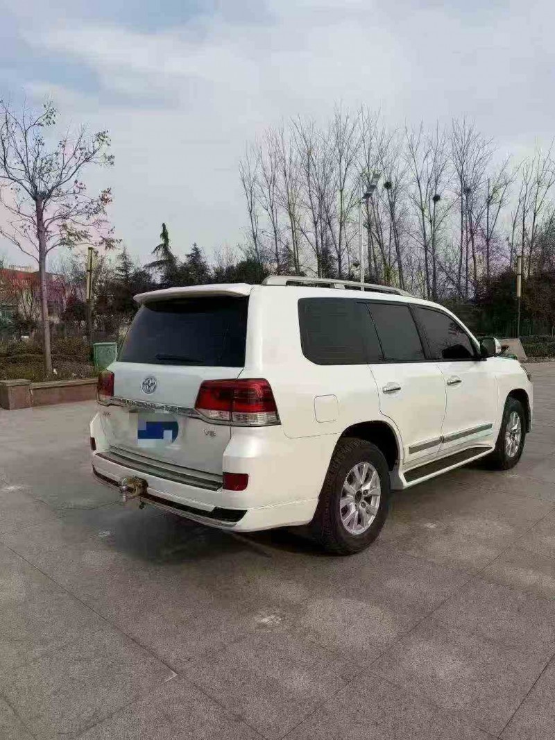 东营19年丰田兰德酷路泽7