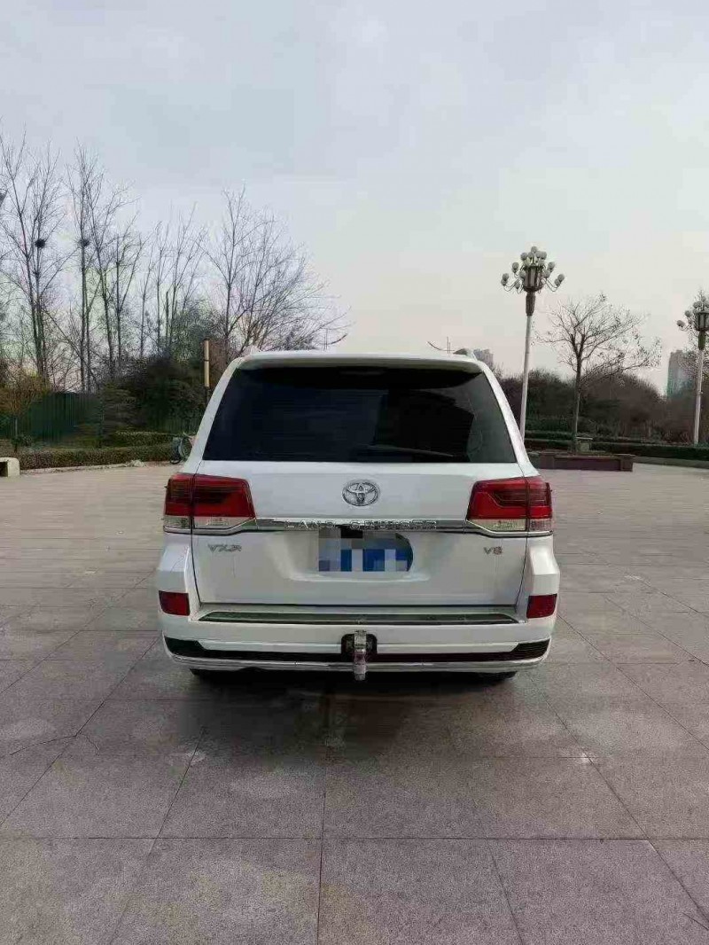 东营19年丰田兰德酷路泽9