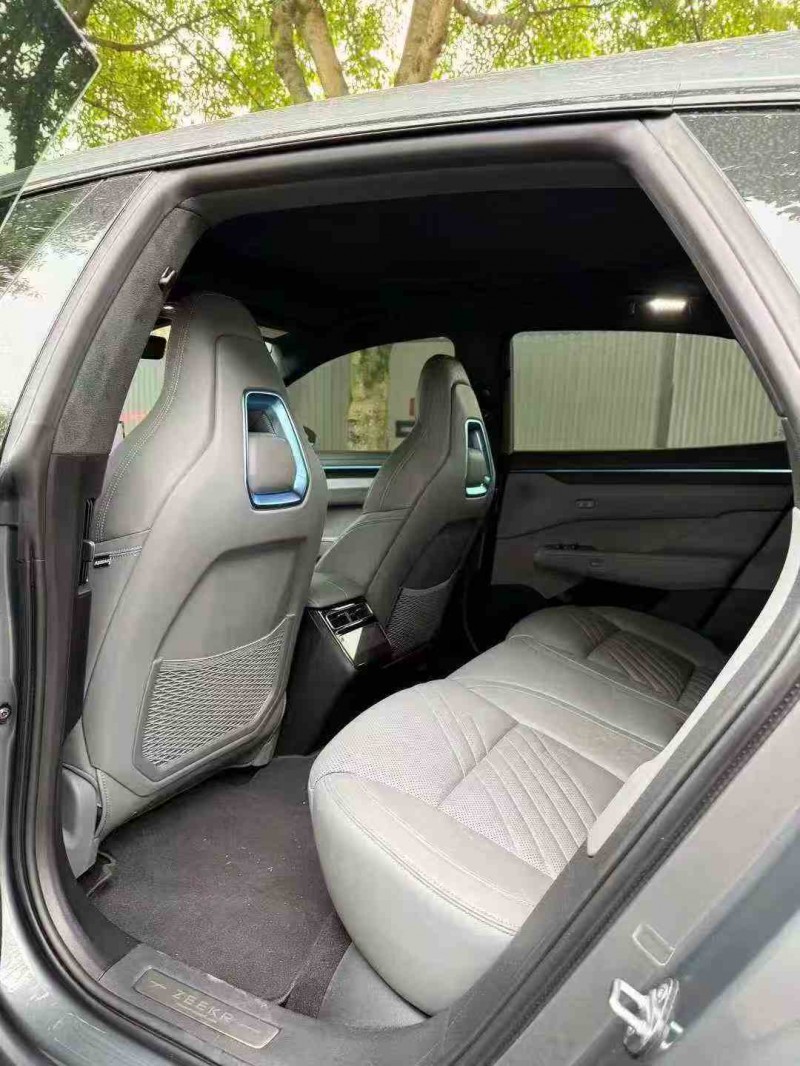 重庆24年极氪汽车0015