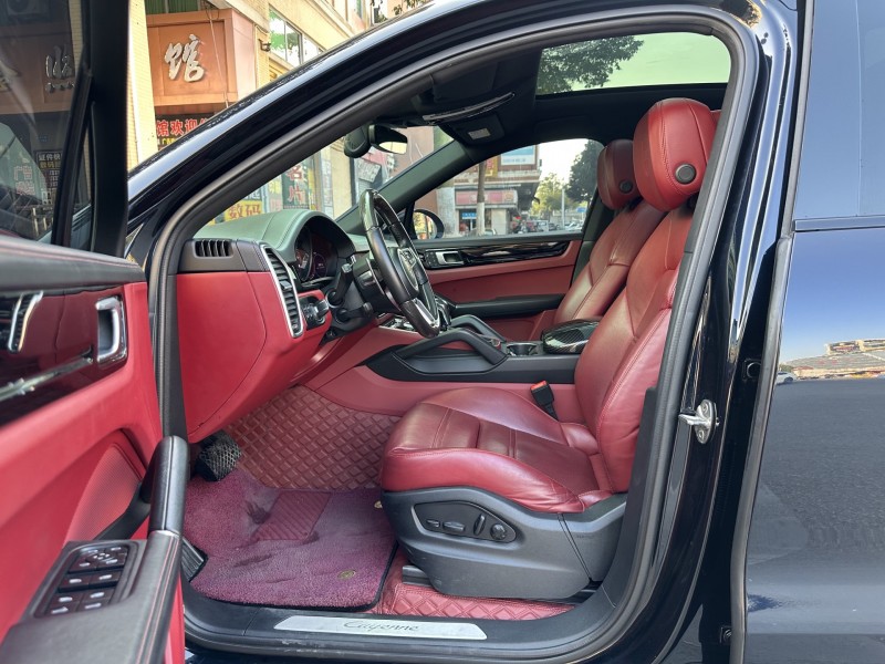 东莞22年保时捷卡宴9