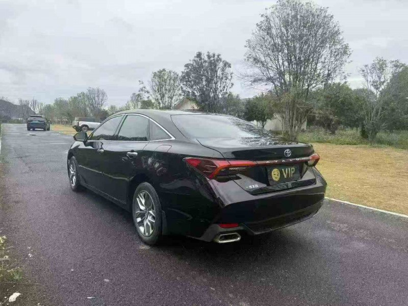 桂林22年丰田亚洲龙8