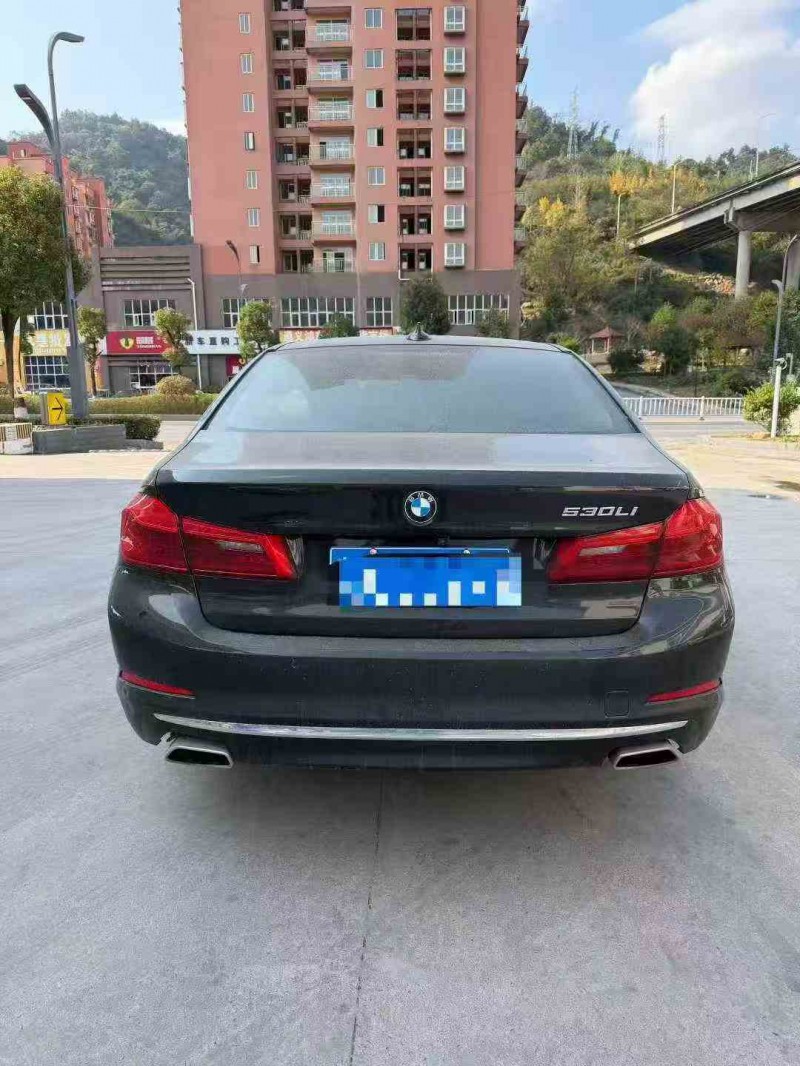 重庆20年宝马5系9