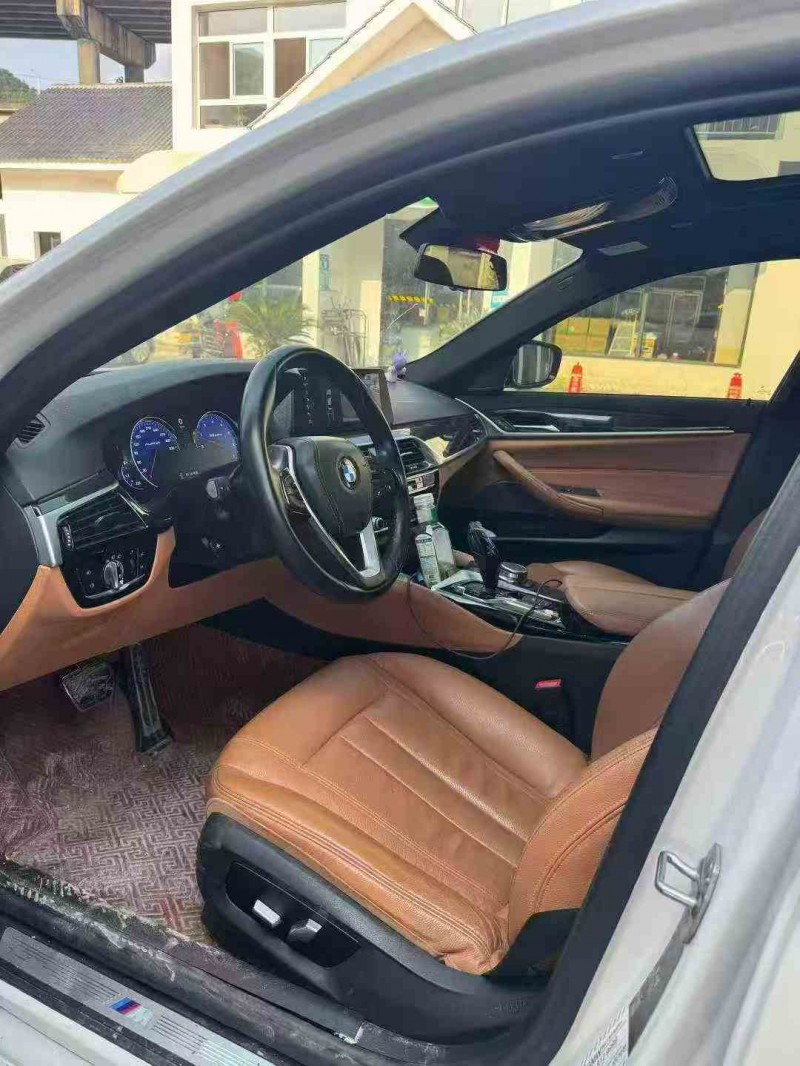 重庆18年宝马5系4