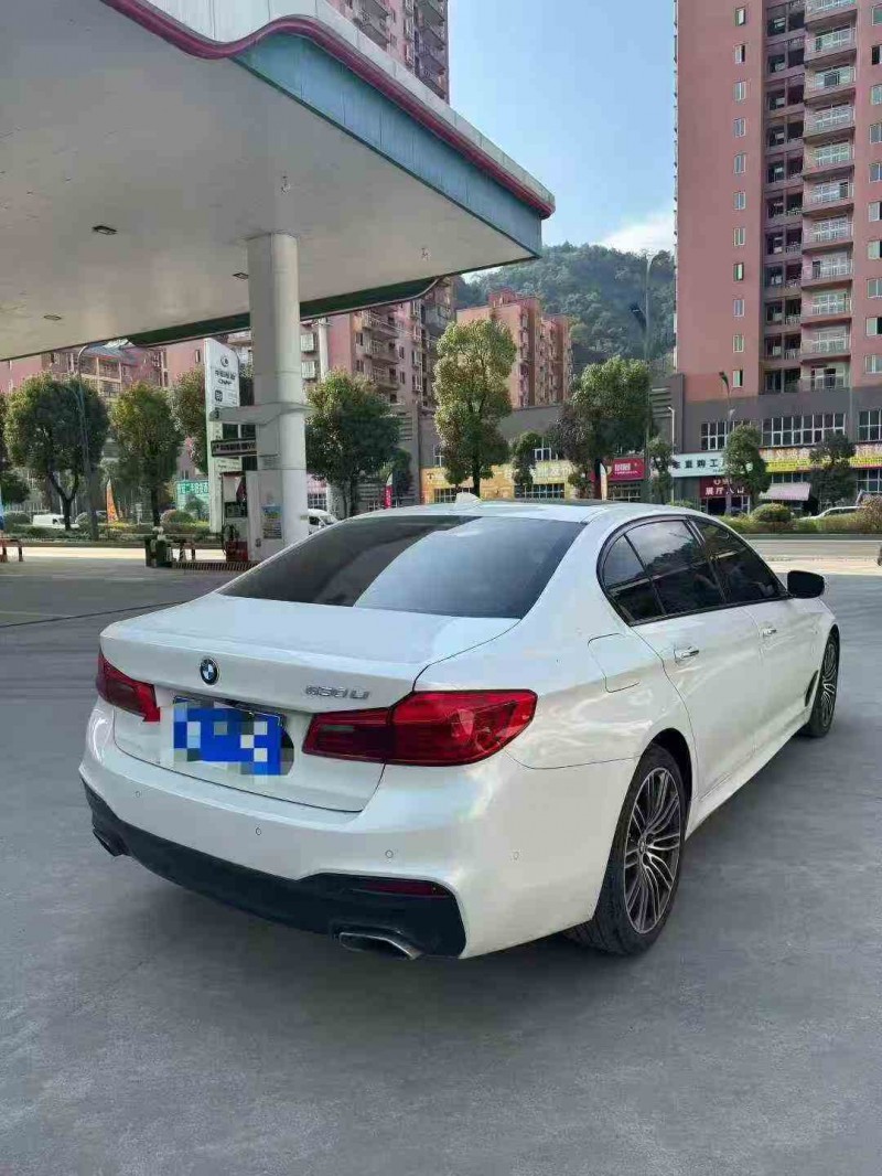 重庆18年宝马5系8