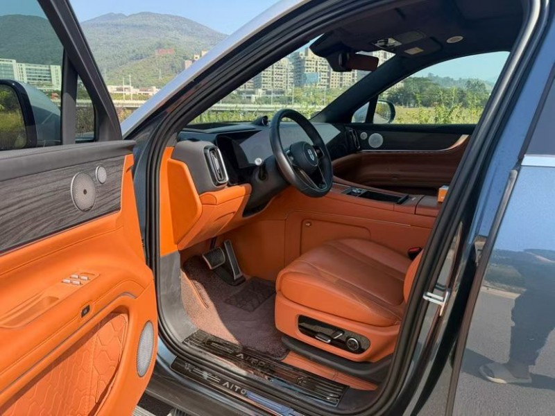 东莞24年华为智选问界5