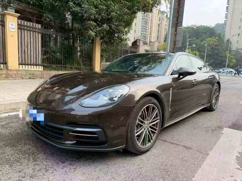 重庆18年保时捷帕拉梅拉2