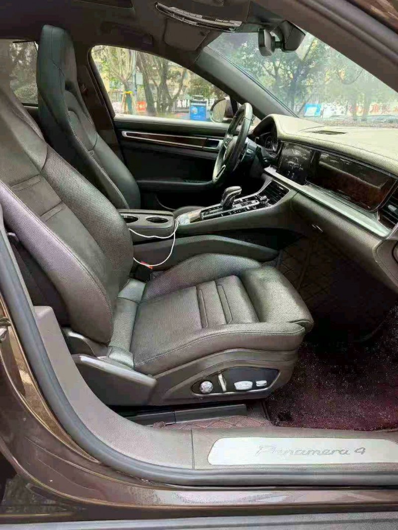 重庆18年保时捷帕拉梅拉5