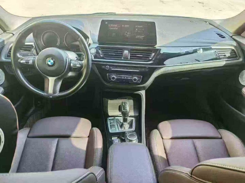 钦州23年宝马1系2