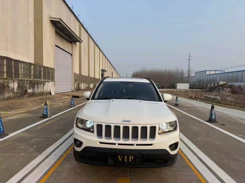 菏泽14年Jeep指南者1