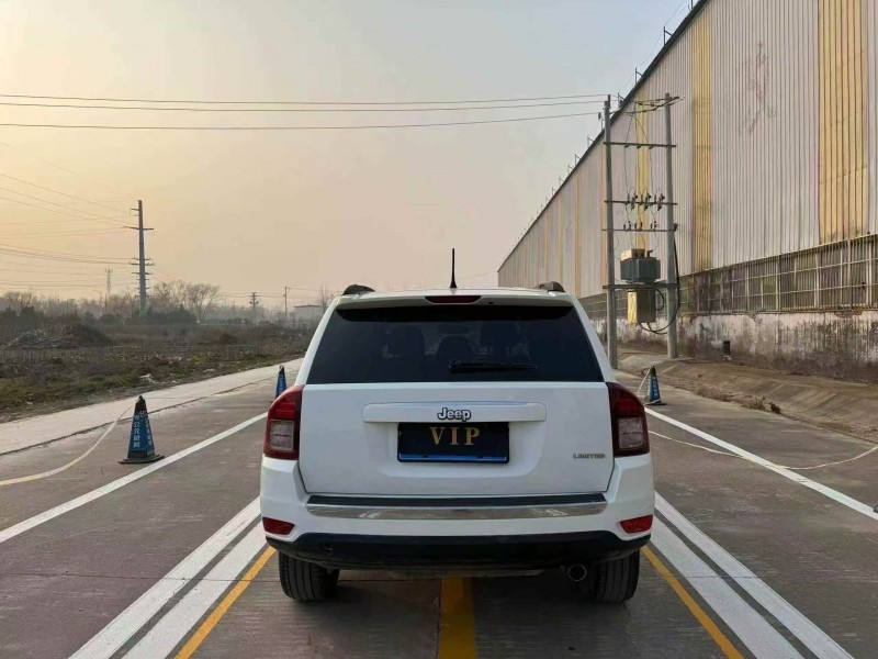 菏泽14年Jeep指南者9