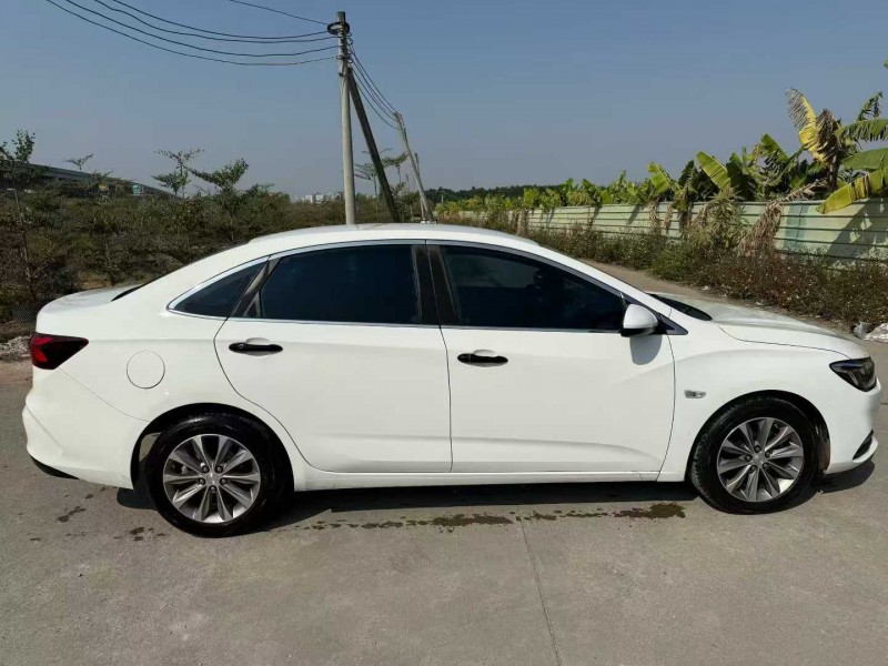 中山22年雪佛兰科鲁泽3