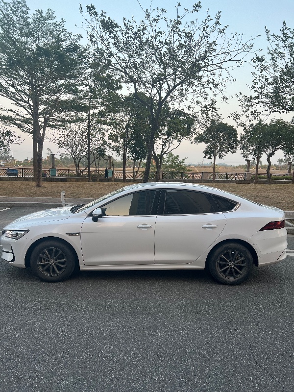 江门22年比亚迪秦3