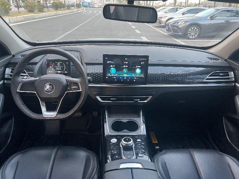 江门22年比亚迪秦8