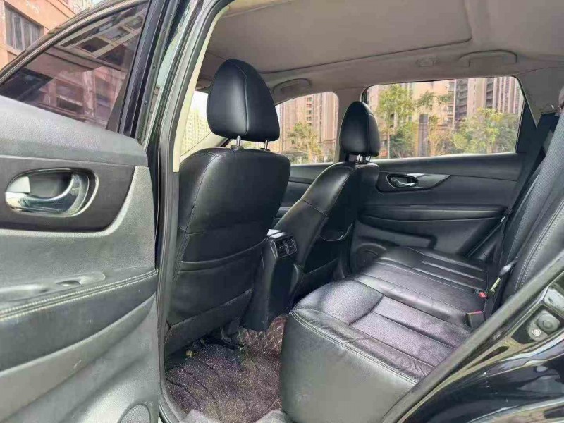 琼海18年日产奇骏4