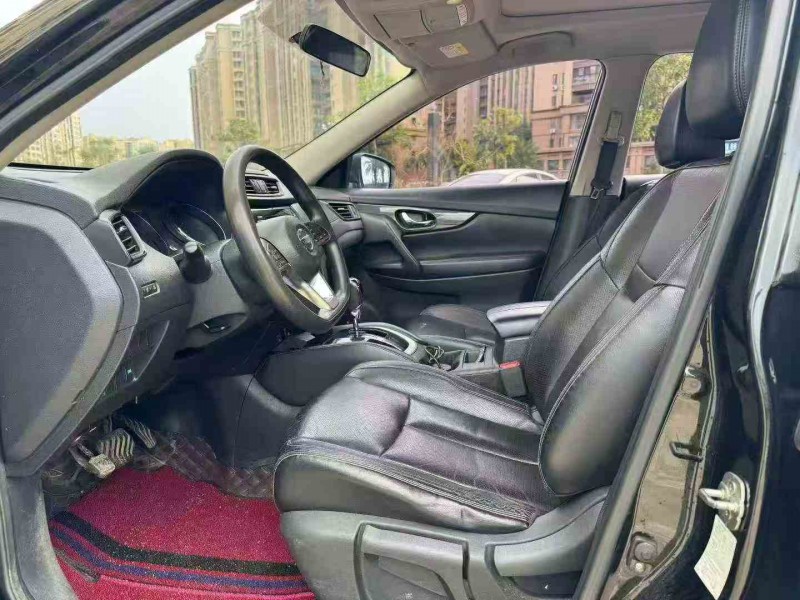 琼海18年日产奇骏5