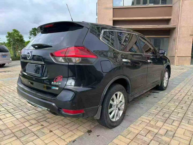 琼海18年日产奇骏6