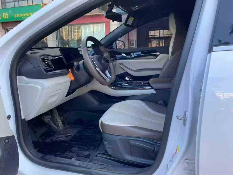 五指山23年比亚迪秦5