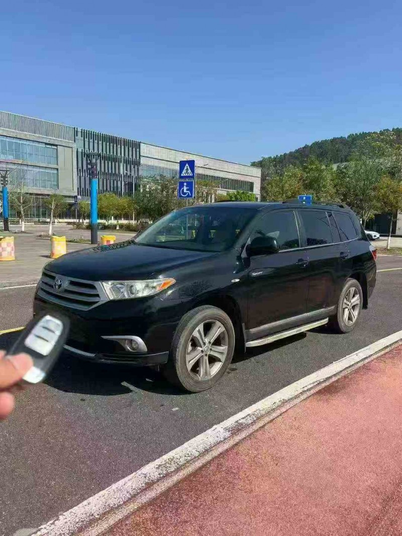 梧州15年丰田汉兰达2