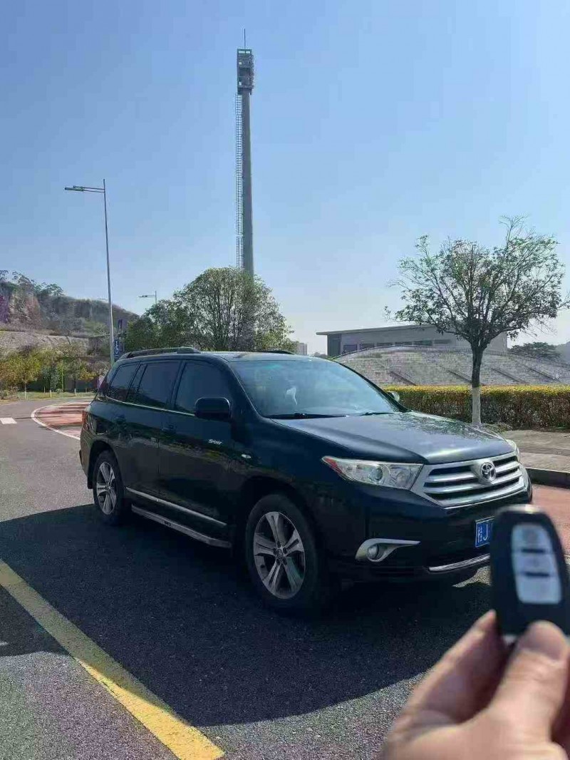 梧州15年丰田汉兰达3