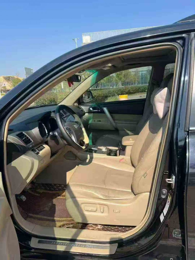 梧州15年丰田汉兰达4