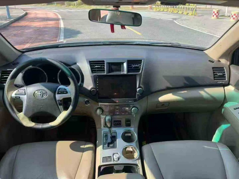 梧州15年丰田汉兰达6