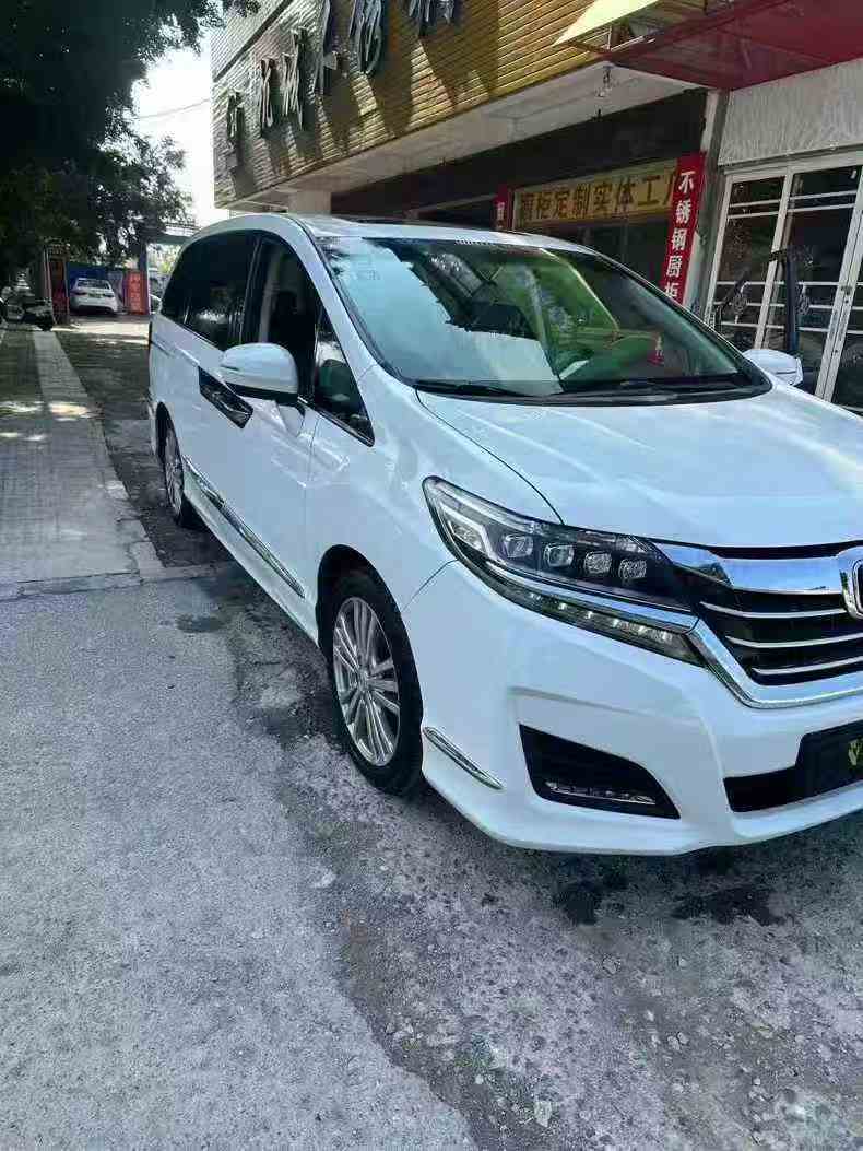 贵港17年本田艾力绅2