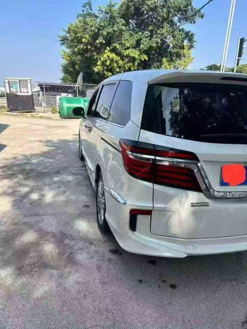 贵港17年本田艾力绅8