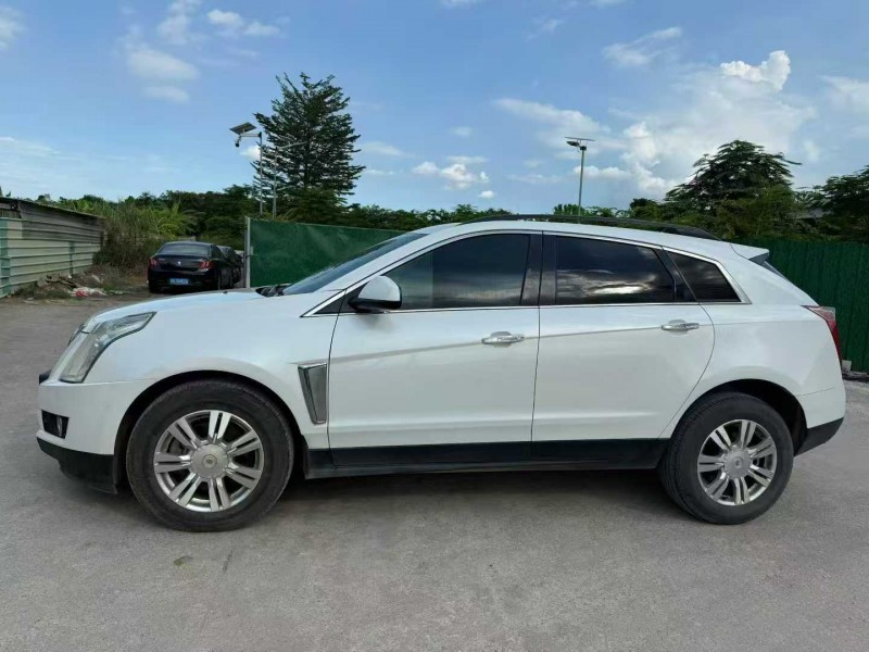 中山16年凯迪拉克SRX5