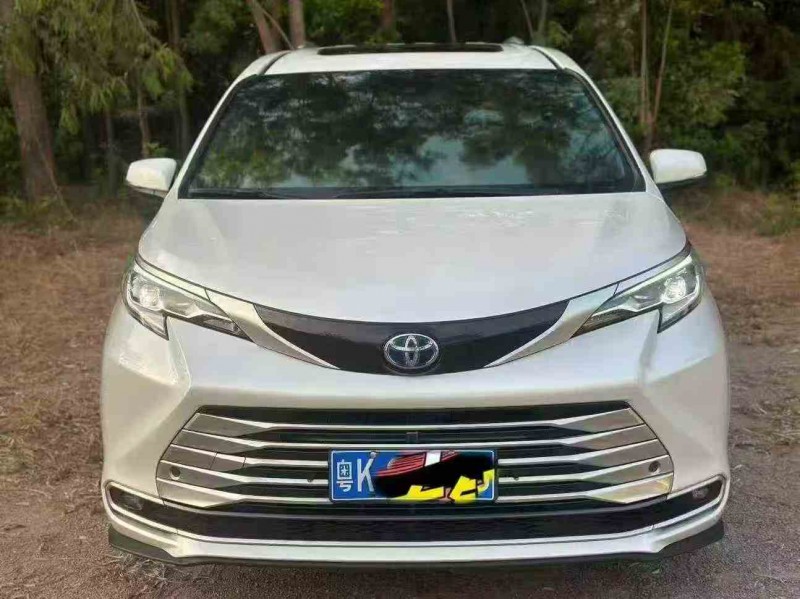 深圳16年丰田塞纳1