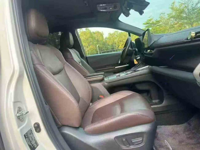 深圳16年丰田塞纳4