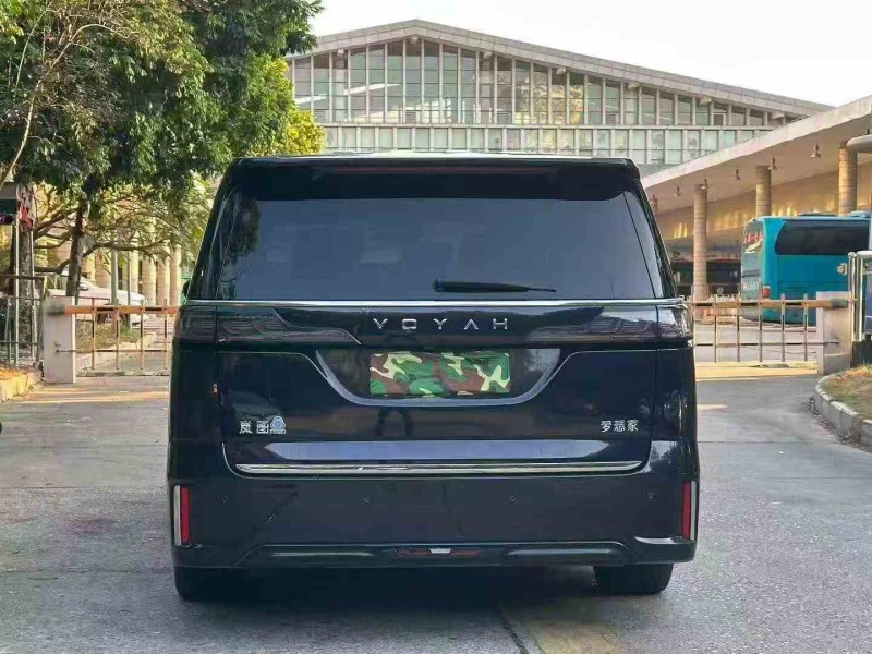 深圳23年岚图汽车梦想家9