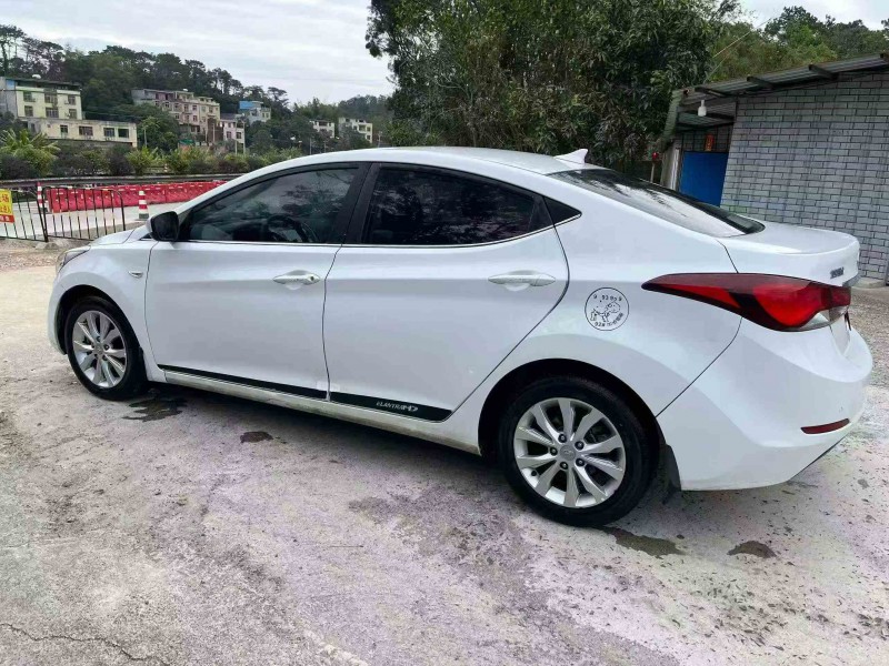 珠海17年现代朗动8