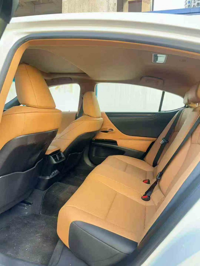 梧州24年雷克萨斯ES5