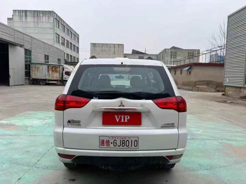 枣庄17年三菱帕杰罗·劲畅9