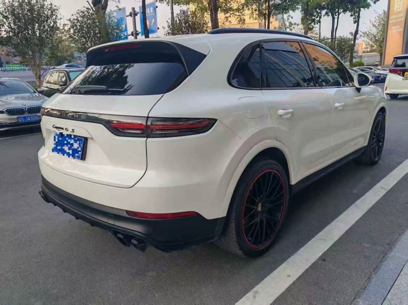 深圳22年保时捷卡宴7