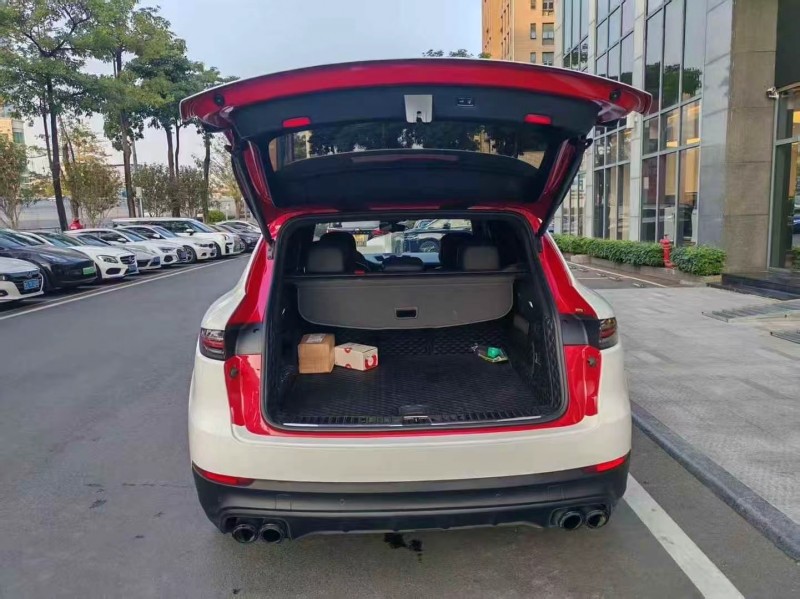 深圳22年保时捷卡宴9