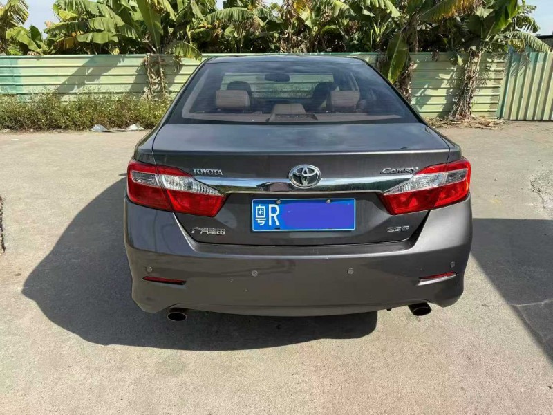 中山13年丰田凯美瑞4