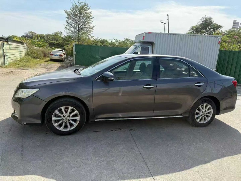 中山13年丰田凯美瑞6