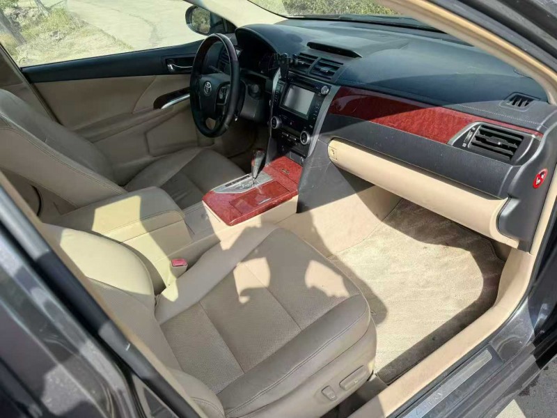 中山13年丰田凯美瑞8