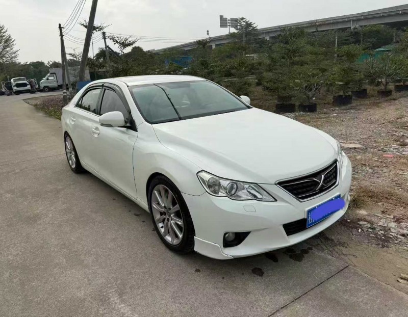 中山13年丰田锐志2