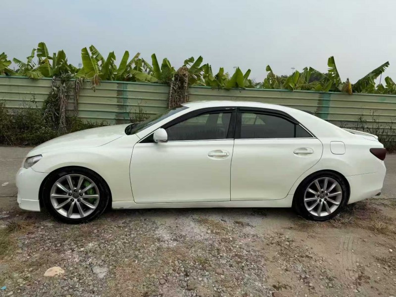 中山13年丰田锐志4