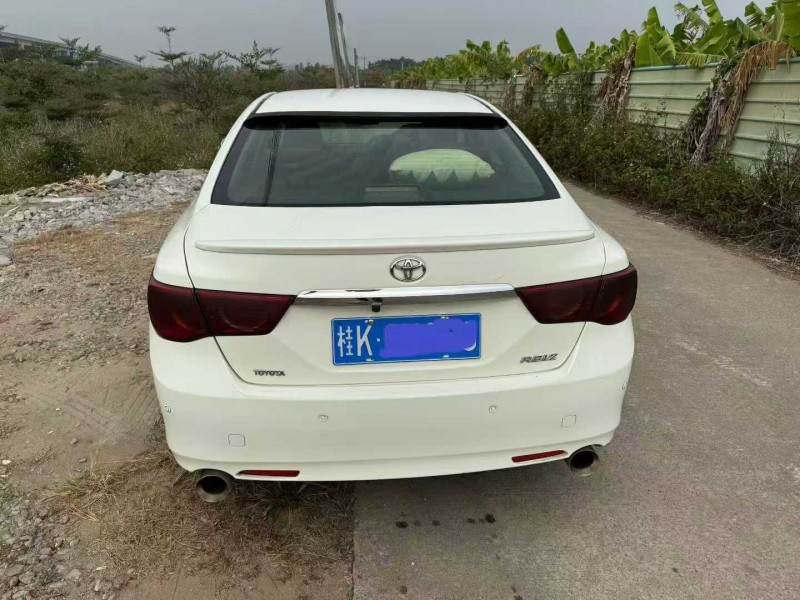 中山13年丰田锐志8