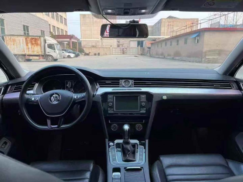 枣庄19年大众迈腾4